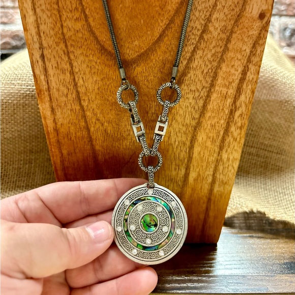 Lia Sophia Necklace - Picture 2 of 8